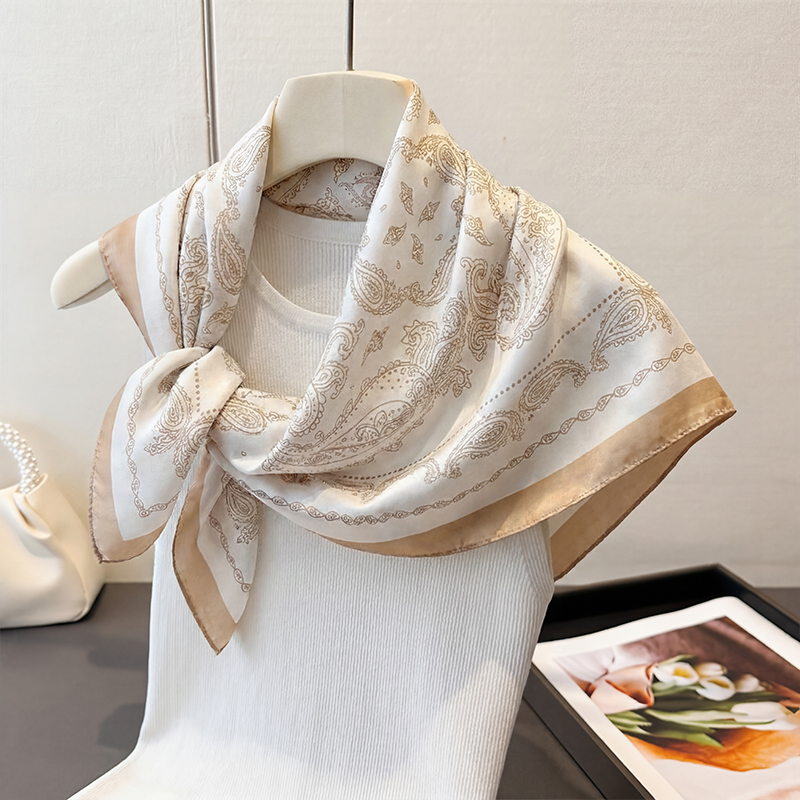 Vintage Beige Paisley Print Sq - Face Scarf Mask recension och pris